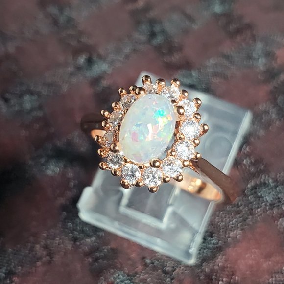 Victoria Opal & Topaz Ring 18 Rose Gold on Pure Copper. 4-claw Settings. - Picture 5 of 15